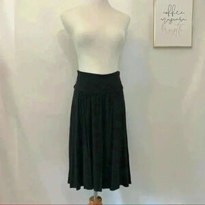 Three dots black a-line mid-length skirt